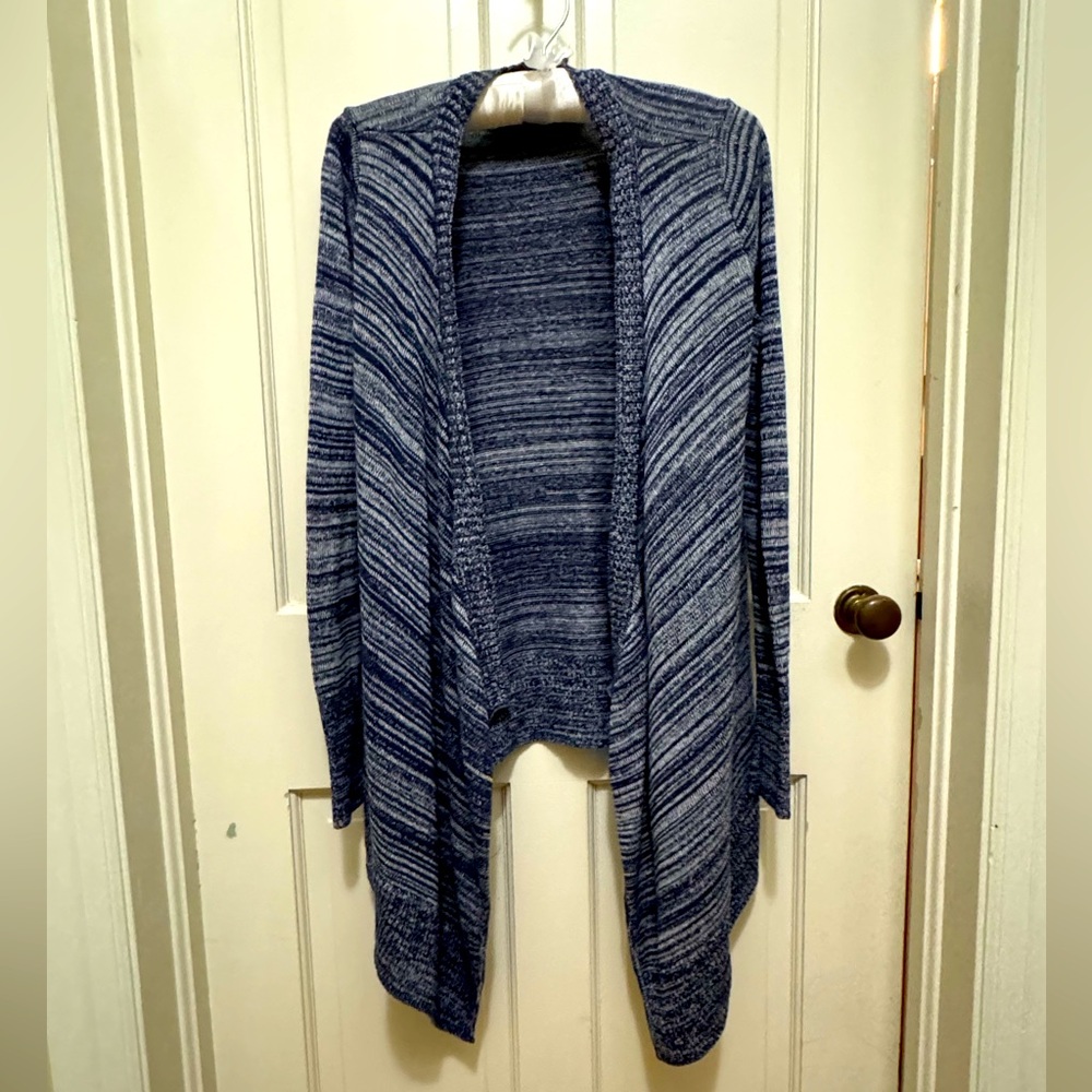 A Pea in the Pod Maternity sweater! very EUC! Size small